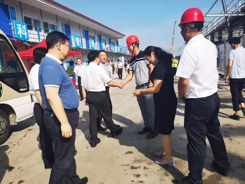 銅仁市市委書記及四套班子領(lǐng)導到銅仁(萬山)物流園項目視察 銅仁市市委書記及四套班子領(lǐng)導到銅仁(萬山)物流園項目視察