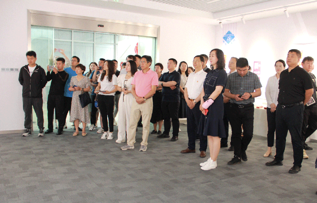 新疆博樂市非公企業(yè)高質(zhì)量發(fā)展專題培訓(xùn)班一行蒞臨集團(tuán)公司調(diào)研 新疆博樂市非公企業(yè)高質(zhì)量發(fā)展專題培訓(xùn)班一行蒞臨集團(tuán)公司調(diào)研